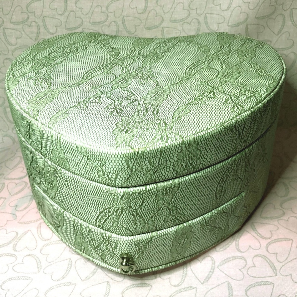 Heart-shaped Jewelry Box